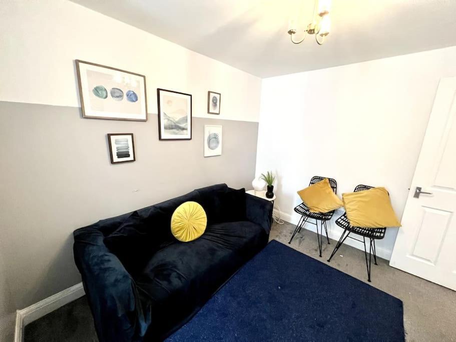 Modern 2 Bed Close To Mall With Parking & Garden London Exterior foto