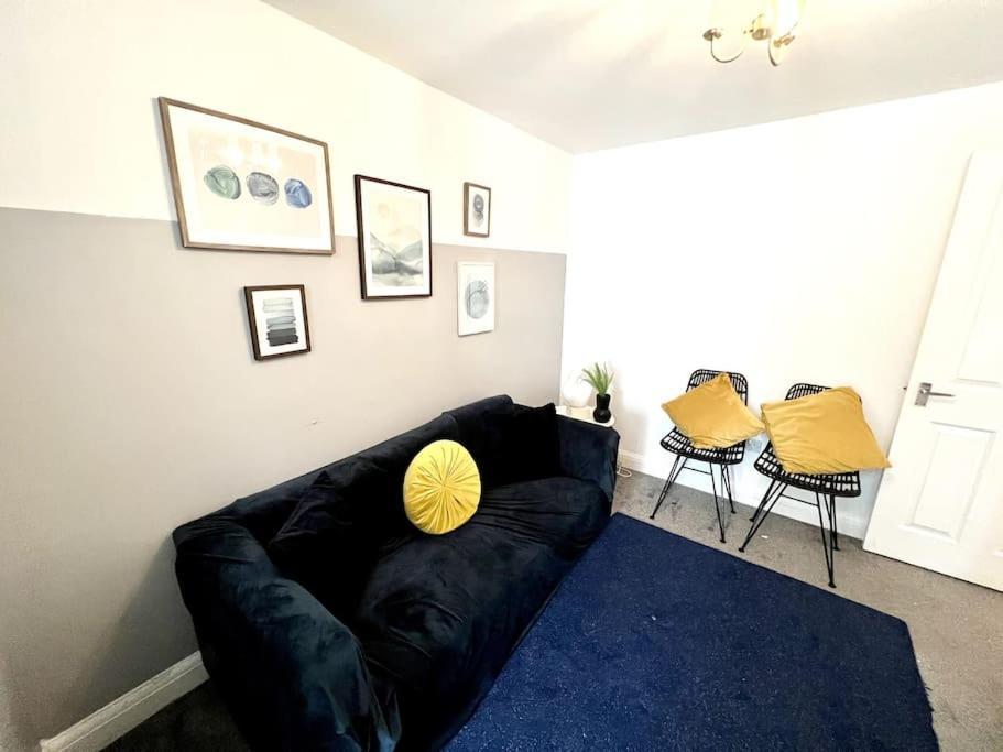 Modern 2 Bed Close To Mall With Parking & Garden London Exterior foto